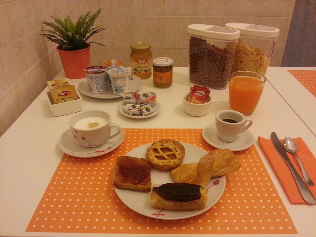 B&B Sunflower Catania Room photo
